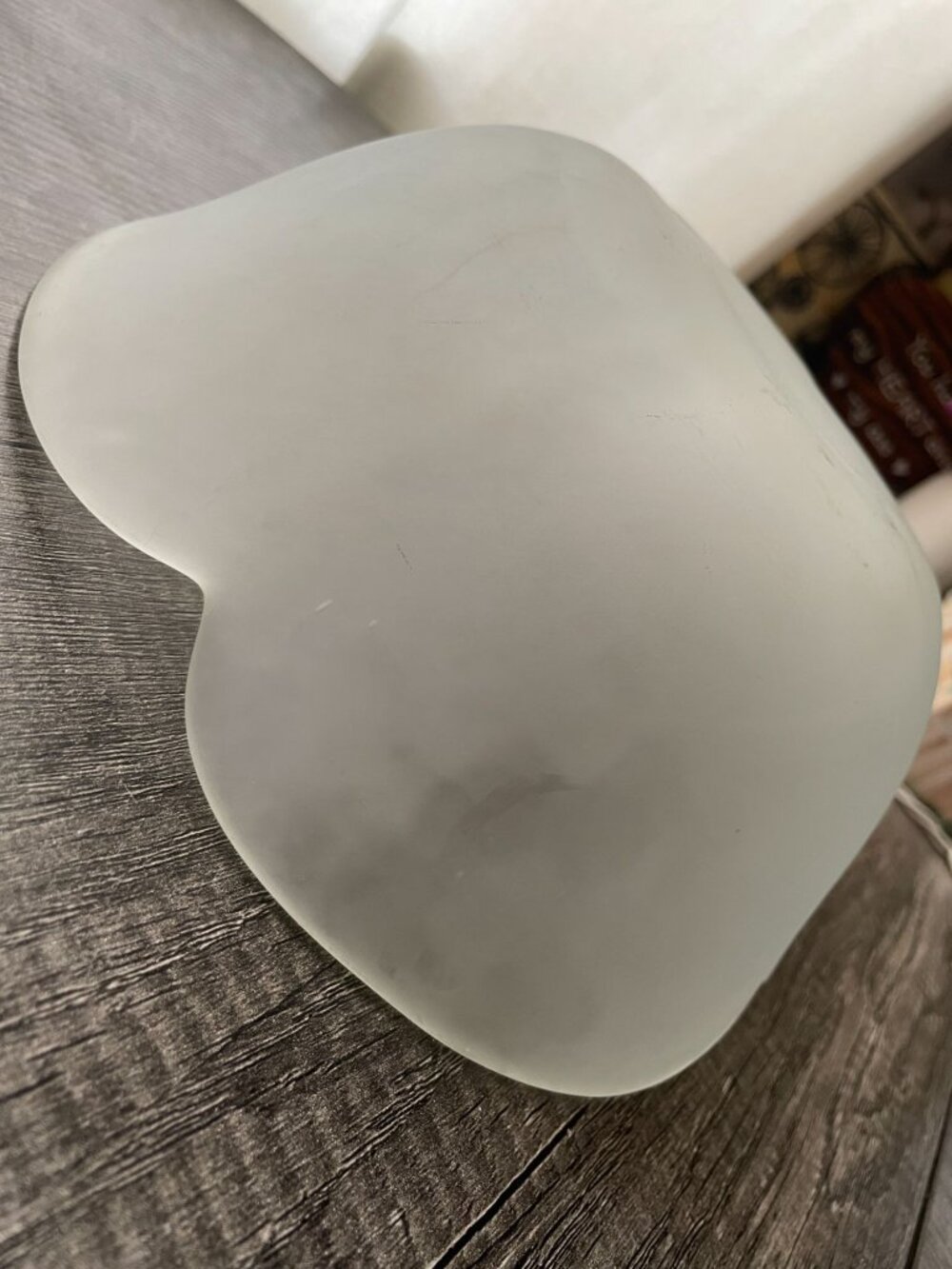 Vintage Frosted Glass Bowl 9" Scalloped Edge Home Décor tulip fruit - Picture 7 of 7